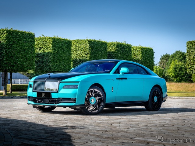 『ブラック・バッジ・スペクター』のビスポーク・コミッション《photo by Rolls-Royce Motor Cars》