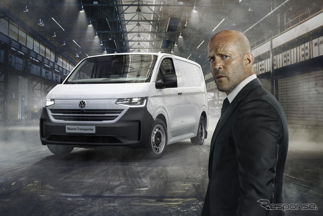 VW『トランスポーター・カーゴバン』新型とジェイソン・ステイサム《photo by VW》