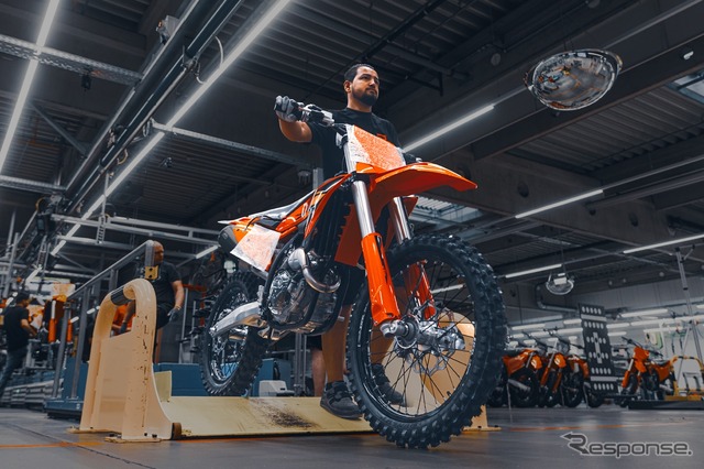 KTMがオーストリア・マティホーフェン工場での生産を完全に再開《photo by KTM》