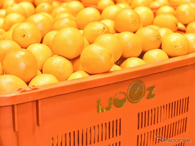 生搾りオレンジジュースの自動販売機を展開するシンガポール発の「IJOOZ(アイジュース)」とのコラボレーション《写真提供 ステランティスジャパン》