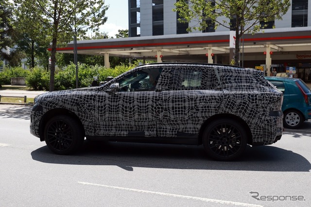 BMW X5 次期型のプロトタイプ《APOLLO NEWS SERVICE》