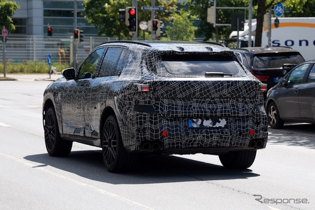 BMW X5 次期型のプロトタイプ《APOLLO NEWS SERVICE》
