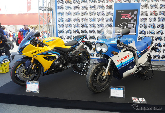日本初公開となった新型スズキ『GSX-R1000R』（左）と元祖「GSX-R750」（右）《写真撮影 宮崎壮人》