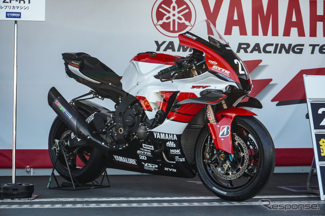 #21 YAMAHA RACING TEAMの「YZF-R1」レプリカ《写真撮影 宮崎壮人》