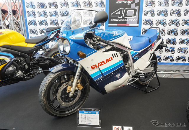 初代スズキ GSX-R750（鈴鹿8耐2025）《写真撮影 宮崎壮人》
