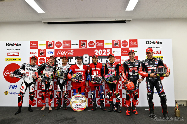「鈴鹿8耐2025」トップ3チーム。Honda HRC(中央)は2人体制で優勝《写真撮影 真弓悟史》