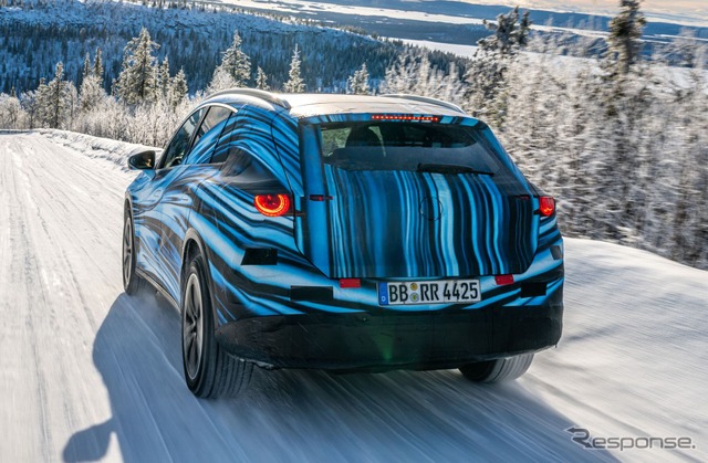 メルセデスベンツ『GLC』次期型のプロトタイプ《photo by Mercedes-Benz》