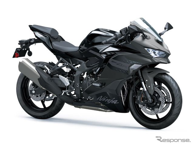 カワサキ Ninja ZX-4R SE（メタリックマットグラフェンスチールグレー×メタリックスパークブラック）《写真提供 カワサキモータースジャパン》