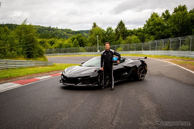Z06と車両パフォーマンス・マネージャーのアーロン・リンク氏《photo by Chevrolet》