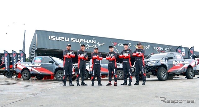 「ISUZU SUPHAN YOKOHAMA LIQUI MOLY RACING TEAM」のドライバー《写真提供 横浜ゴム》