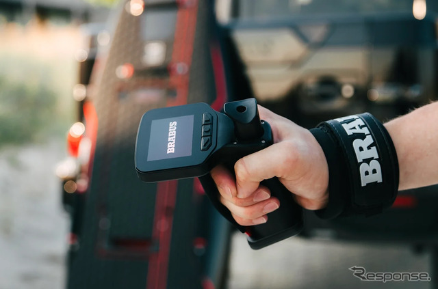 BRABUS x awake Limited Edition Shadow Explore Jetboard “One of 77”《写真提供 NTL》