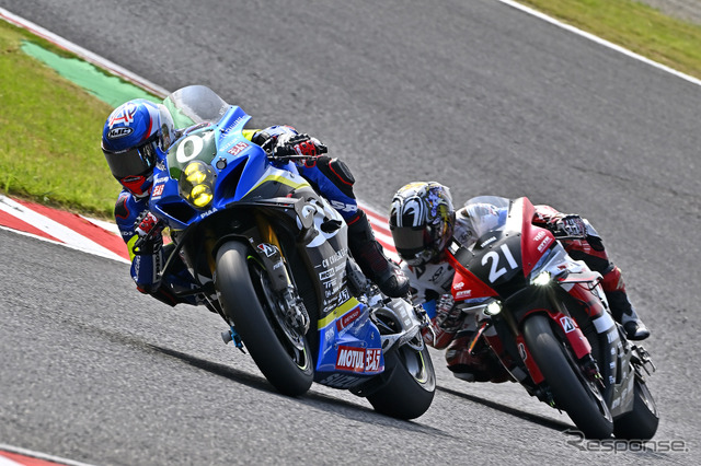 チームスズキCNチャレンジとYAMAHA RACING TEAM（鈴鹿8耐2025）《写真撮影 宮崎壮人》