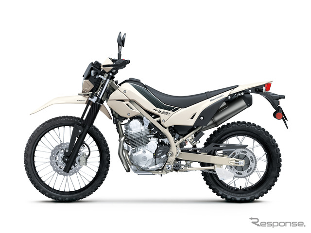 カワサキ KLX230シェルパS（ホワイティッシュベージュ）《写真提供 カワサキモータースジャパン》