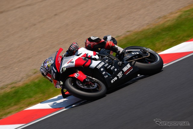 2位は♯21 YAMAHA RACING TEAM レース活動70周年に合わせホワイト&レッド伝統的なカラーリングをまとったYZF-R1《写真提供 MOTUL Japan》