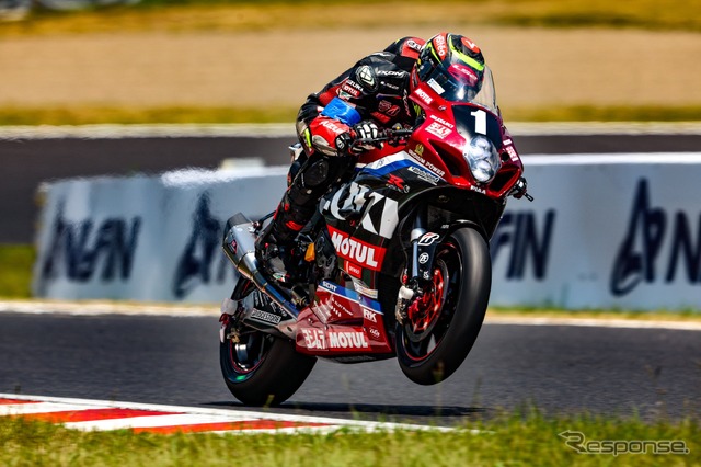 ３位は♯1 YOSHIMURA SERT MOTUL 序盤の転倒や激しい3位争いを乗り越え見事に表彰台を獲得《写真提供 MOTUL Japan》