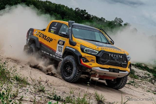｢TOYOTA GAZOO RACING THAILAND｣のハイラックスRevo《写真提供 住友ゴム工業》
