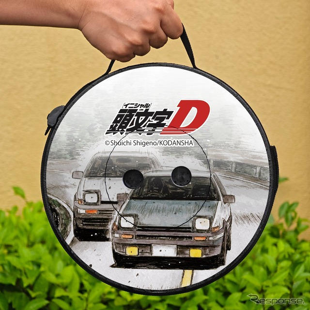 『頭文字D』をモチーフにした「折りたたみスツール（椅子）」《写真提供 フェイス》