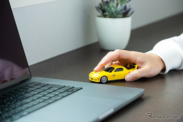 『頭文字D』に登場する高橋啓介の愛車、マツダRX-7(FD3S型)をモチーフにした無線マウス《写真提供 フェイス》