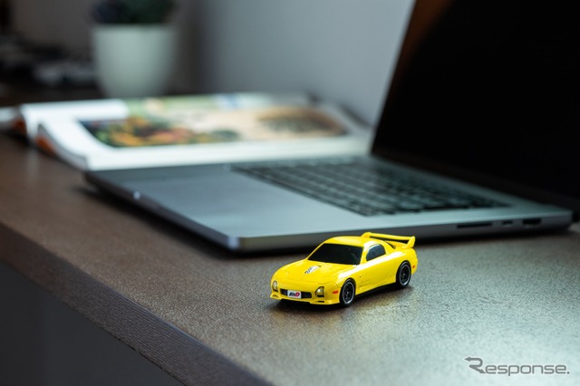 『頭文字D』に登場する高橋啓介の愛車、マツダRX-7(FD3S型)をモチーフにした無線マウス《写真提供 フェイス》