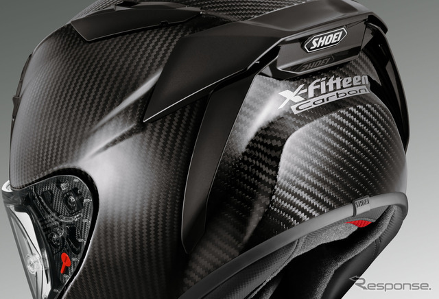 SHOEIのフラッグシップヘルメットに限定「カーボン」仕様が登場
