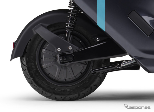 ヤマハの原付「ジョグ」が新型電動スクーターに変身！ ホンダの交換式