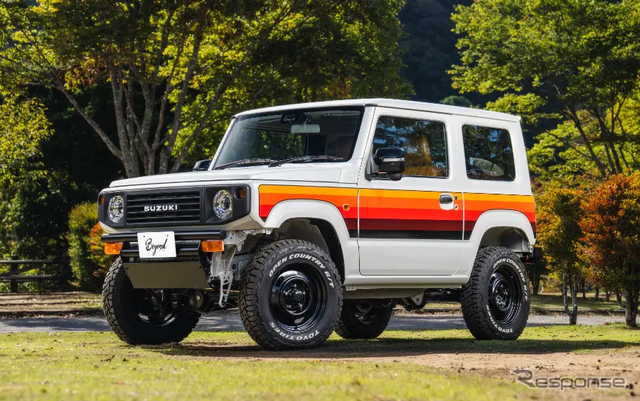 ジムニー』のカスタムモデル「CODE26」も登場、ショートバンパーに角型