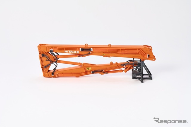 日立建機日本が「ZX350LCK-7 マルチブーム仕様機」のミニチュアモデル