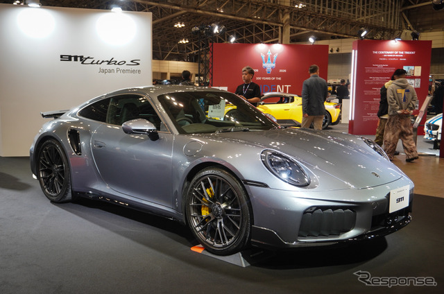 ポルシェ　911ツインターボ ポルシェ『911ターボS』新型が日本初公開、史上最強の711psツイン