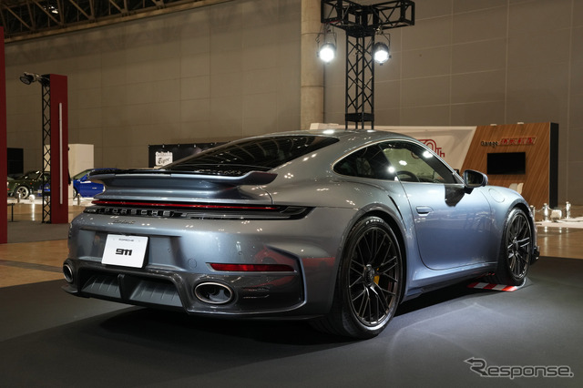 ポルシェ『911ターボS』新型が日本初公開、史上最強の711psツイン