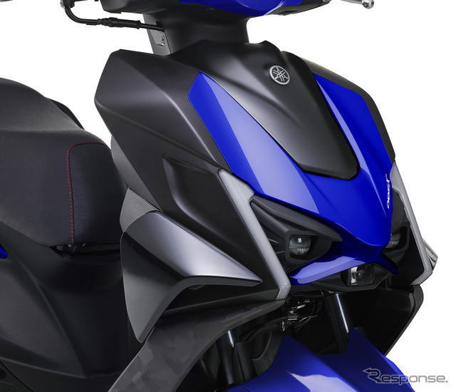 ヤマハの新型125ccスポーツスクーター『シグナスX』専用アクセ登場